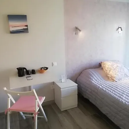 Hotel Le Merle Blanc Louchats
