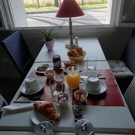 Le Merle Blanc Hotell